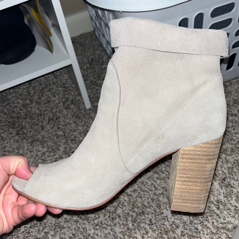 Chinese Laundry peep toe shoe